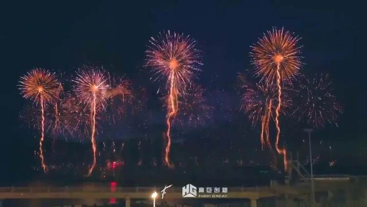 有片丨深圳企業(yè)「閃亮」巴黎奧運(yùn) 龍崗無(wú)人機(jī)用「賽博煙花」點(diǎn)亮法蘭西夜空！