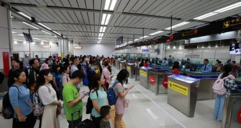 端午假期全國(guó)邊檢機(jī)關(guān)575.2萬人次出入境 