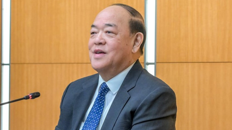 賀一誠再度延長休假 將合共連休39日