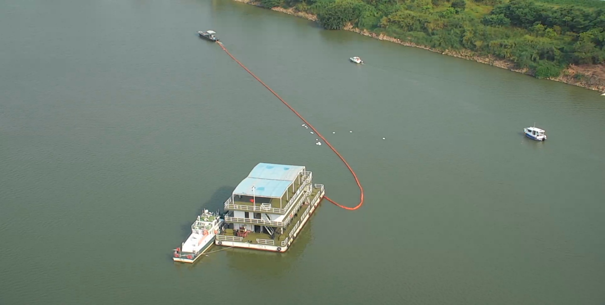 有片 ∣ 提高應(yīng)對船舶溢油應(yīng)急處置能力  惠州開展東江飲用水源保護區(qū)溢油應(yīng)急演練