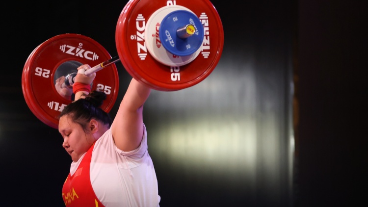 巴黎奧運 | 中國隊第40金！李雯雯奪得舉重女子81公斤以上級金牌