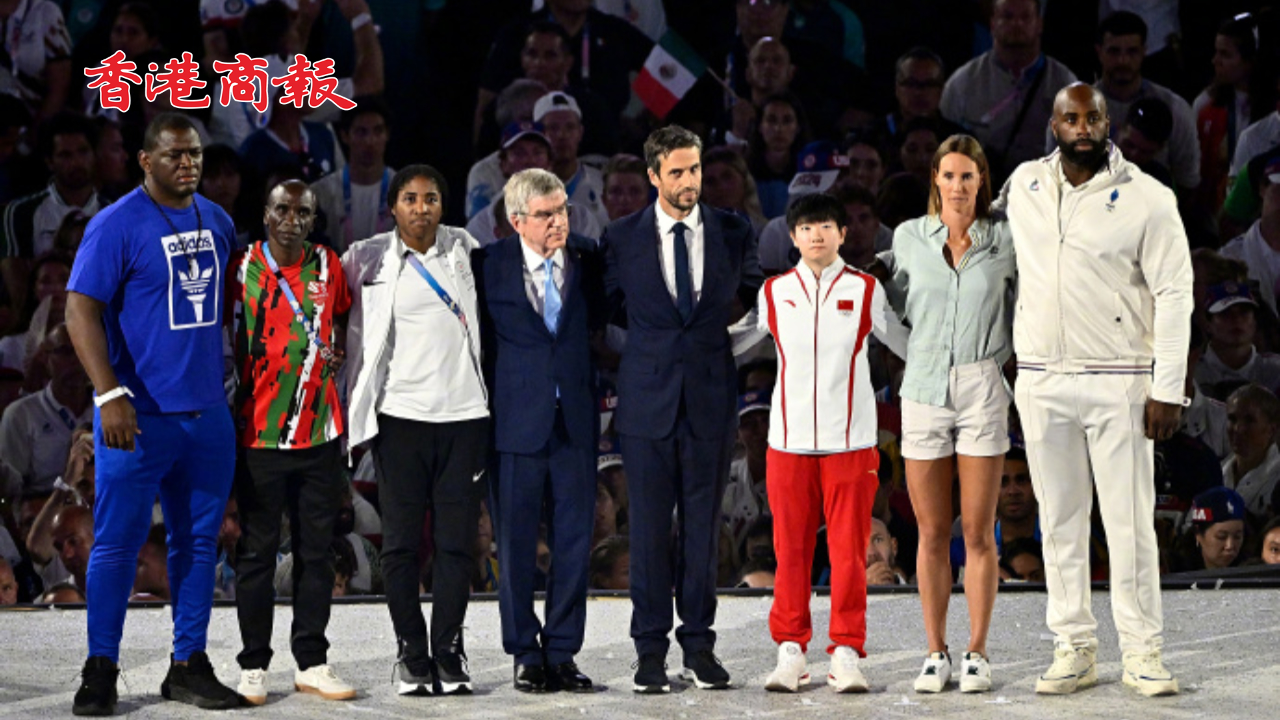 有片丨巴黎奧運(yùn)會閉幕 孫穎莎與各大洲運(yùn)動員一同熄滅聖火