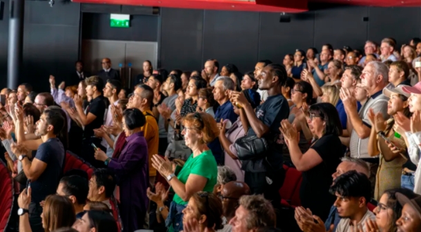 《詠春》倫敦?zé)岫萓P！UP！UP！