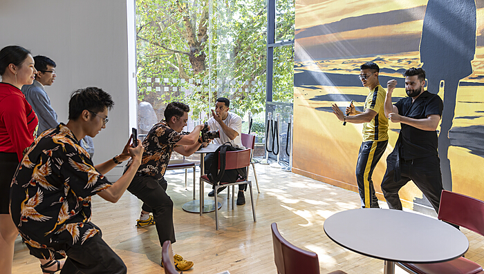 五星好評！英主流媒體《泰晤士報》《衛(wèi)報》聚焦《詠春》