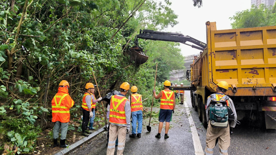 發(fā)展局轄下部門與其他相關(guān)政府部門進(jìn)行特別巡查行動(dòng)