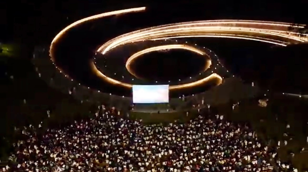 周末，到神山公園看電影！