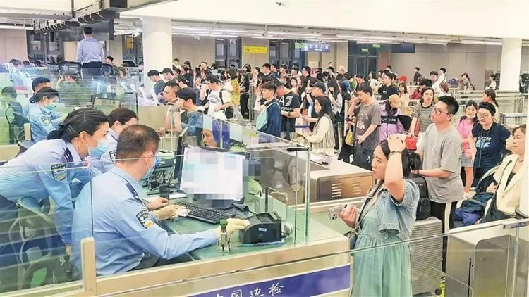 中秋節(jié)深港口岸客流峰值預計將破88萬人次