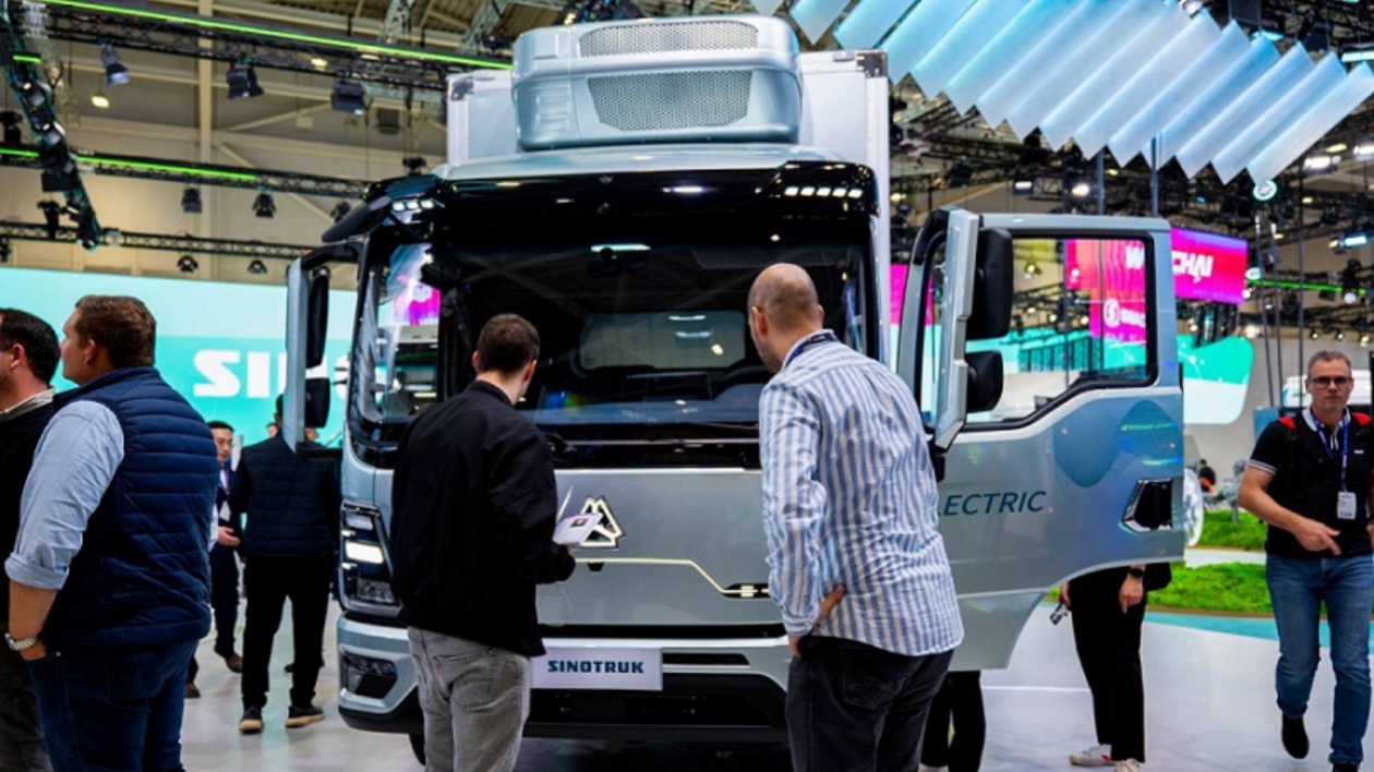 中國重汽自主智造實力 助力物流運輸行業(yè)向「綠」而行