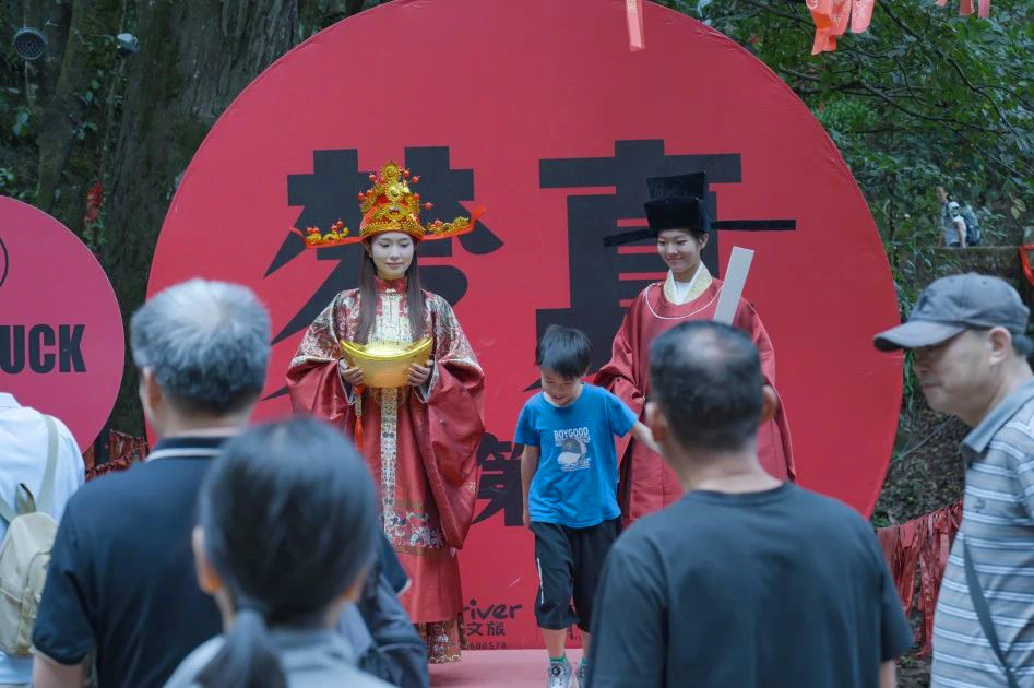 山上山下皆精彩  皖休寧國(guó)慶假期文旅市場(chǎng)人氣旺