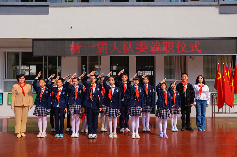 增強(qiáng)思政引領(lǐng)力 皖屯溪長(zhǎng)干小學(xué)守正創(chuàng)新育人育心