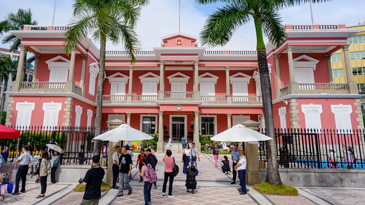 澳門連續(xù)18年派錢 永久居民每人1萬 非永久居民6000