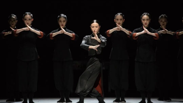 深港共創(chuàng)共演，共傳中華文脈！《詠春》特別版亮相香港博得滿堂彩