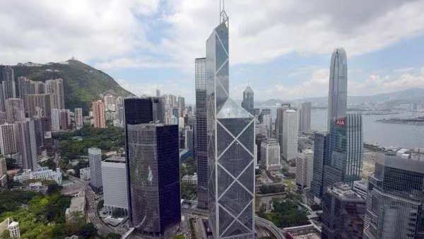 本港樓價(jià)自高位下跌約28% 預(yù)測(cè)2025年樓價(jià)平穩(wěn)