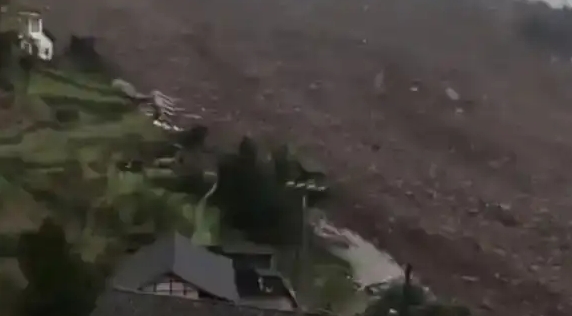 追蹤報(bào)道 | 四川筠連山體滑坡已造成10戶民房被掩埋、30餘人失聯(lián)