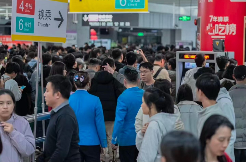 春節(jié)假期深圳地鐵全網(wǎng)護(hù)送乘客2933.3萬(wàn)人次