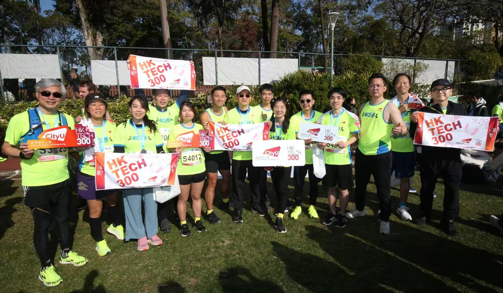 多間大學(xué)師生踴躍參與渣馬 應(yīng)援團(tuán)隊(duì)既打氣又按摩支持 