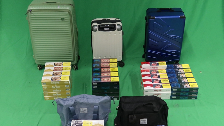 行李分別藏1.14萬及8600支未完稅香煙且未申報(bào) 2男分別判囚4月及3月並罰款