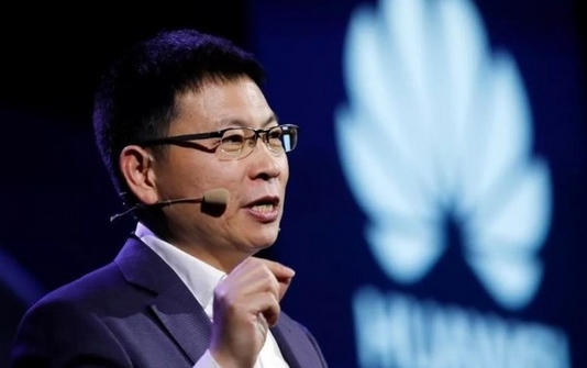 華為余承東：將於3月發(fā)布首款原生鴻蒙新形態(tài)手機(jī)