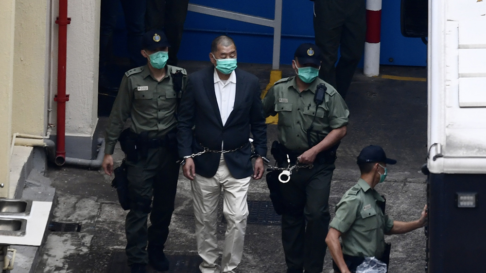 黎智英案｜控方指《蘋(píng)果》英文版成立目的是呼籲外國(guó)實(shí)施制裁 黎智英否認(rèn)