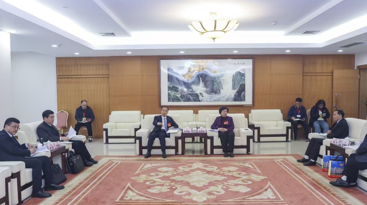 東莞兩會(huì)｜呂成蹊倡發(fā)揮港澳優(yōu)勢(shì)為人工智能發(fā)展注入新動(dòng)能