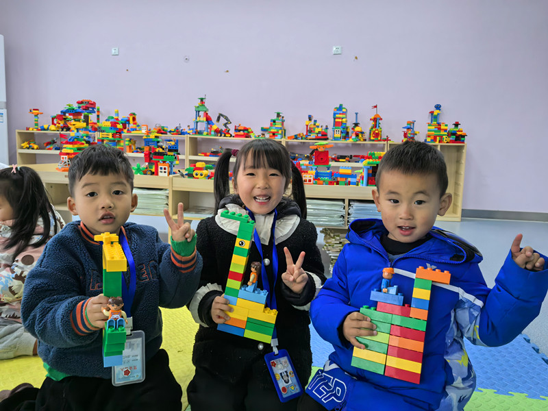 皖歙縣豐樂示範(fàn)幼兒園啟動「春季延時」服務(wù)活動