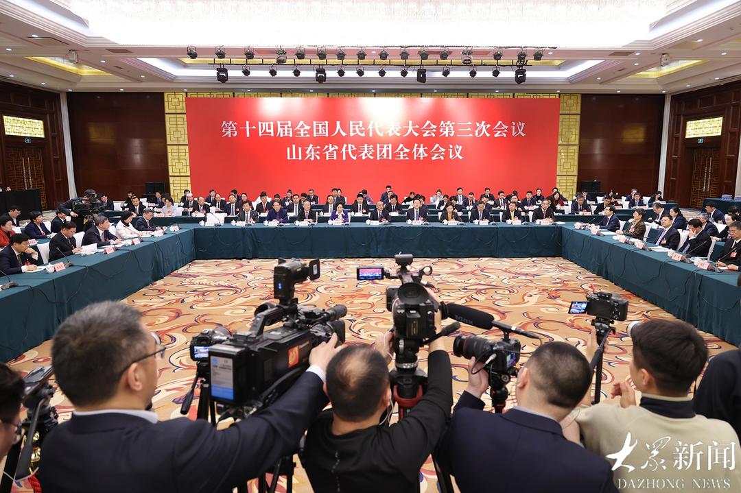 【港商睇兩會】境內(nèi)外60餘家媒體關(guān)注山東代表團(tuán)開放日