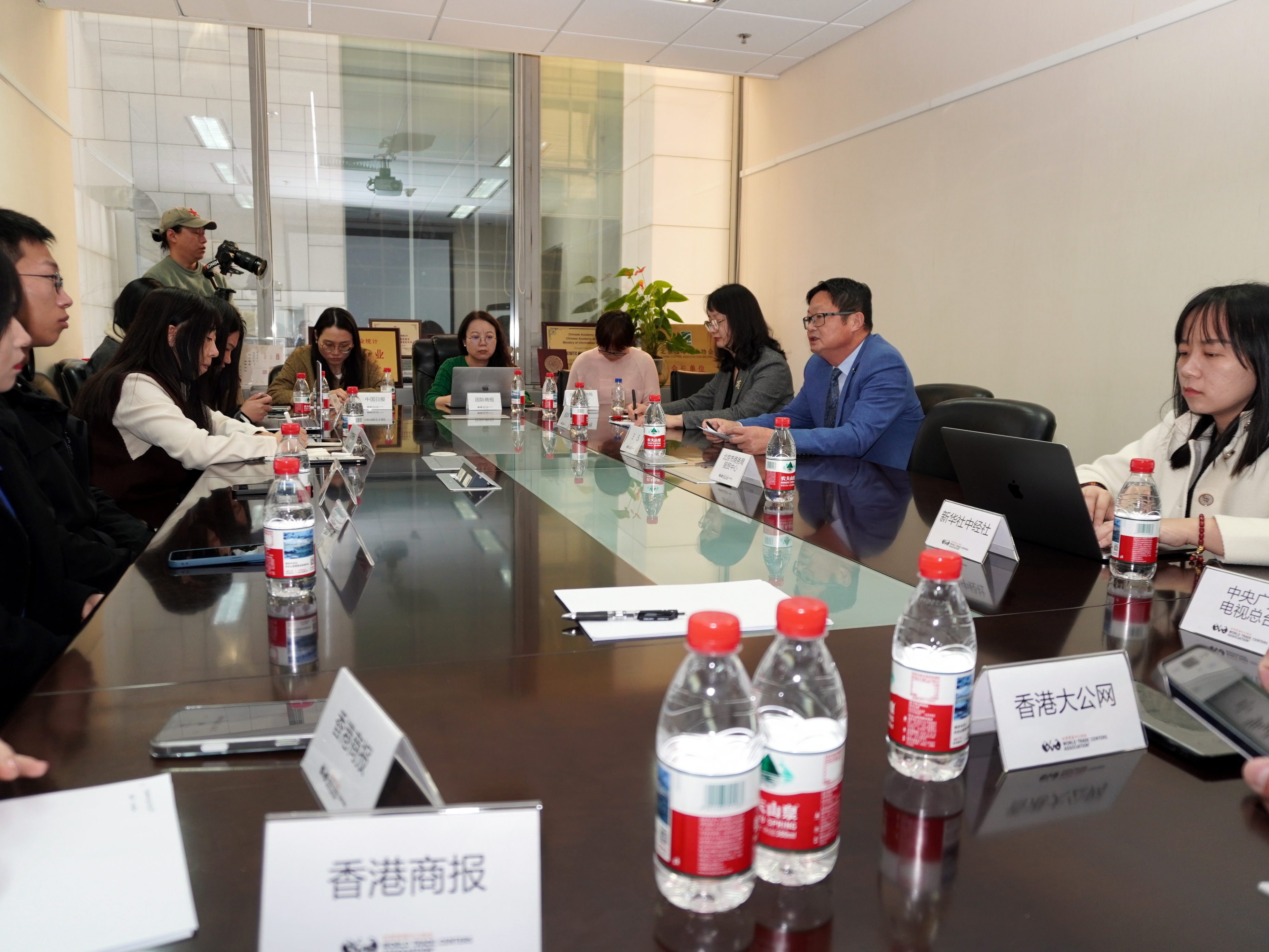 共享服貿發(fā)展機遇——世界貿易中心協(xié)會攜手2025年服貿會「連通全世界，打造共贏鏈」