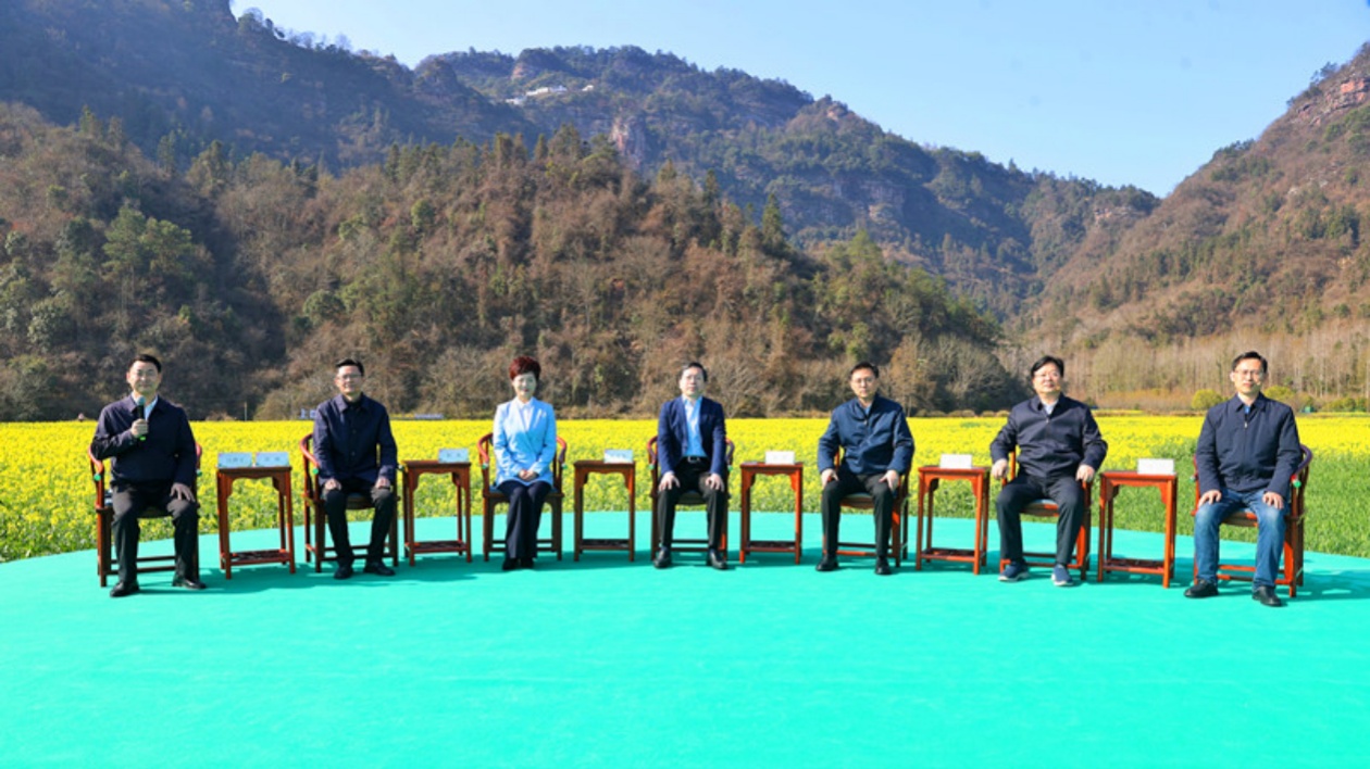 走進(jìn)山水畫(huà)卷  品讀大美黃山