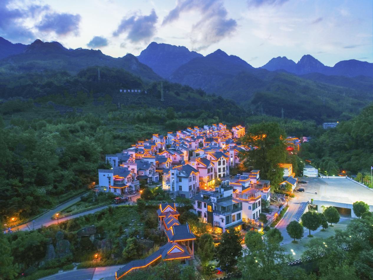 皖黃山區(qū)湯口鎮(zhèn)：重點(diǎn)項(xiàng)目穩(wěn)步推進(jìn)  旅遊產(chǎn)業(yè)加速轉(zhuǎn)型