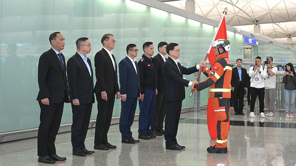 緬甸地震｜港府派出51人救援隊 攜9噸物資支援緬甸災區(qū)