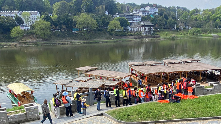 皖歙縣：練江搖櫓盡覽古城風(fēng)情