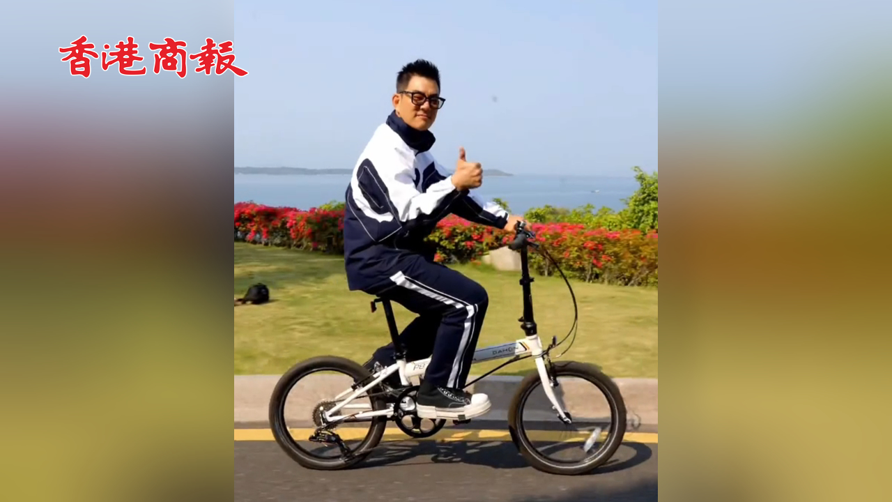 有片丨59歲任賢齊穿深圳校服出街 網(wǎng)友：任學長好帥