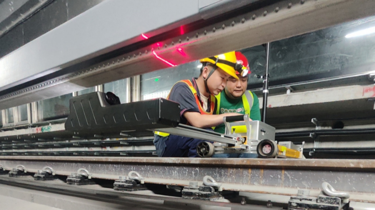 廣州地鐵十四號線二期首批車站及軌行區(qū)移交運營調試