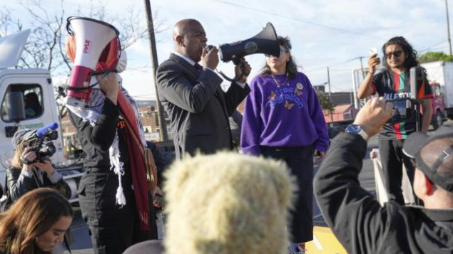 涉嫌試圖強行進入移民拘留中心 美國一市長被捕數(shù)小時後獲釋