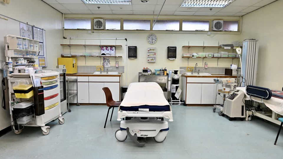 政府實施診所及小型執(zhí)業(yè)診所規(guī)管制度 5·23刊憲 10·13接受牌照申請