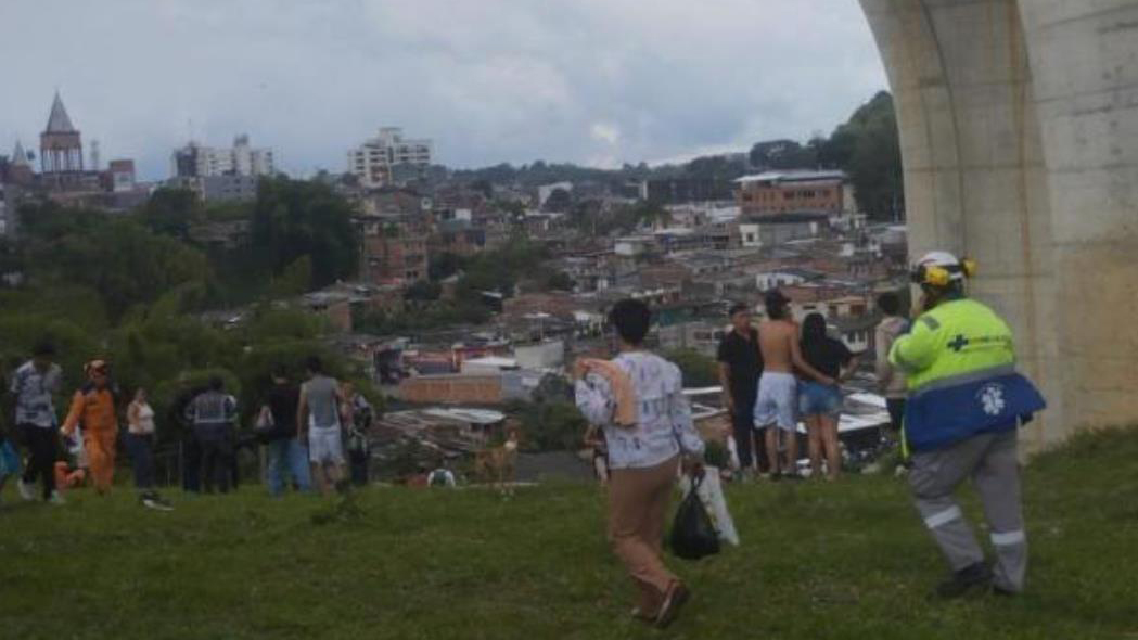 哥倫比亞一大學(xué)巴士發(fā)生交通事故 已致9人死亡