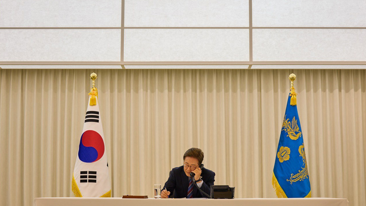 美國(guó)總統(tǒng)特朗普與韓國(guó)總統(tǒng)李在明通電話 邀請(qǐng)李在明訪問美國(guó)