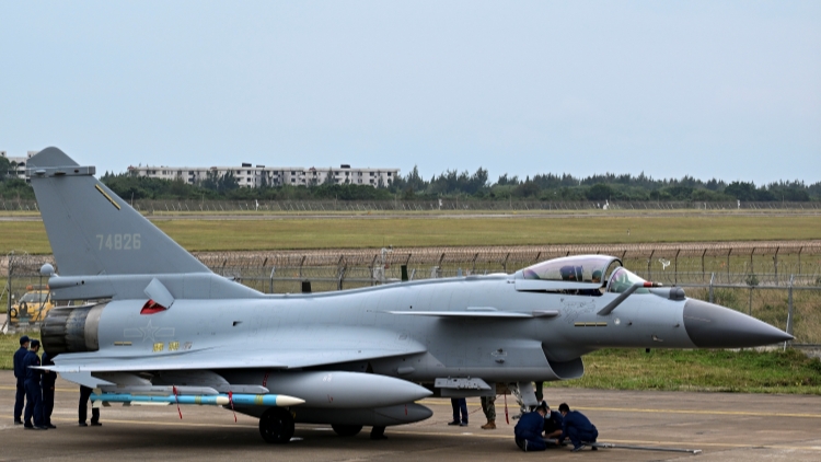 國務(wù)院臺辦回應(yīng)殲-10C、霹靂-15引島內(nèi)關(guān)注