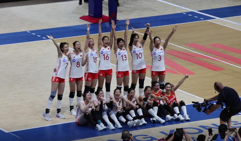 有片丨3:2力克保加利亞 中國(guó)女排決勝局精彩3分