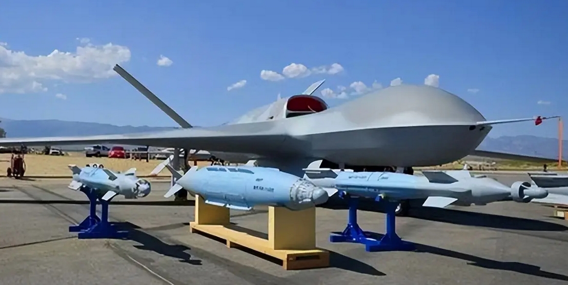 九三勝利日閱兵：既有傳統(tǒng)主戰(zhàn)力量展示，又有新域新質(zhì)力量參閱