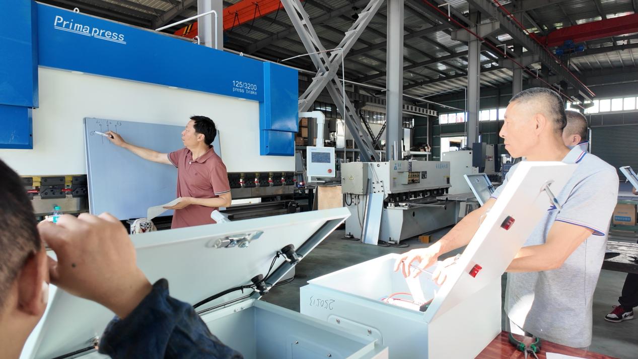 培育更多「藍(lán)領(lǐng)」人才  皖黃山市電工技師研修班在屯溪圓滿結(jié)業(yè)