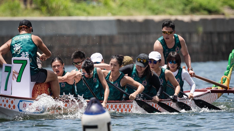 海關參加本地大型龍舟賽 全女子隊出賽創(chuàng)佳績