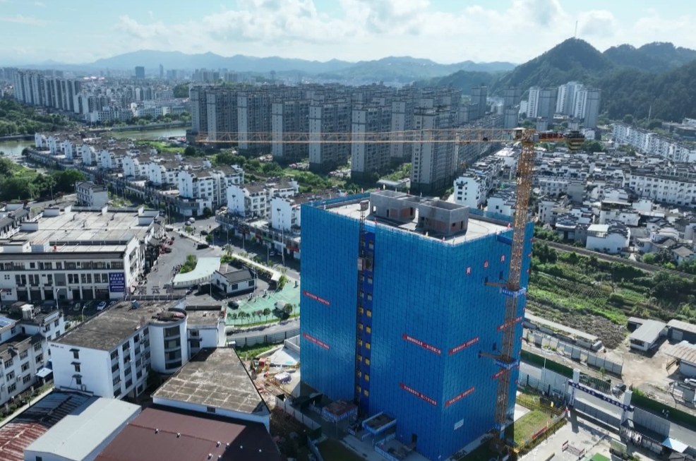 戰(zhàn)高溫?fù)屵M(jìn)度  皖歙縣全力推進(jìn)重點(diǎn)工程建設(shè)