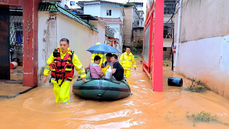 忠誠鑄就消防盾牌 熱血守護(hù)萬家燈火 ——記安徽屯溪區(qū)政府老街專職消防隊隊長程順富
