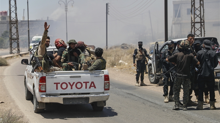 敘利亞媒體：敘國(guó)防部門武裝力量開始撤出蘇韋達(dá)市