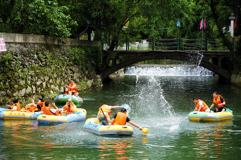 皖黃山區(qū)湯口鎮(zhèn)：清涼山水激活夏日經(jīng)濟(jì)