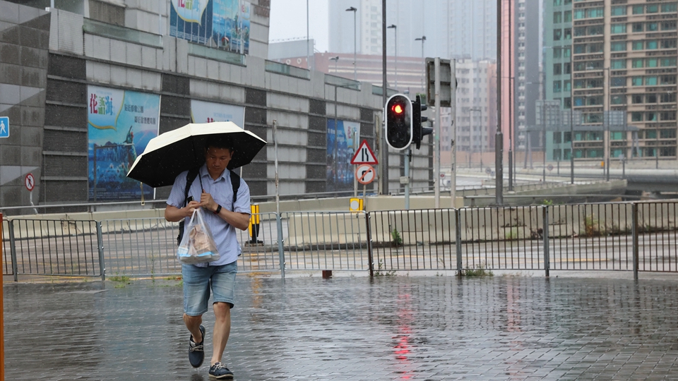 天文臺晚上7時40分改發(fā)三號強(qiáng)風(fēng)信號 預(yù)料會維持一段時間