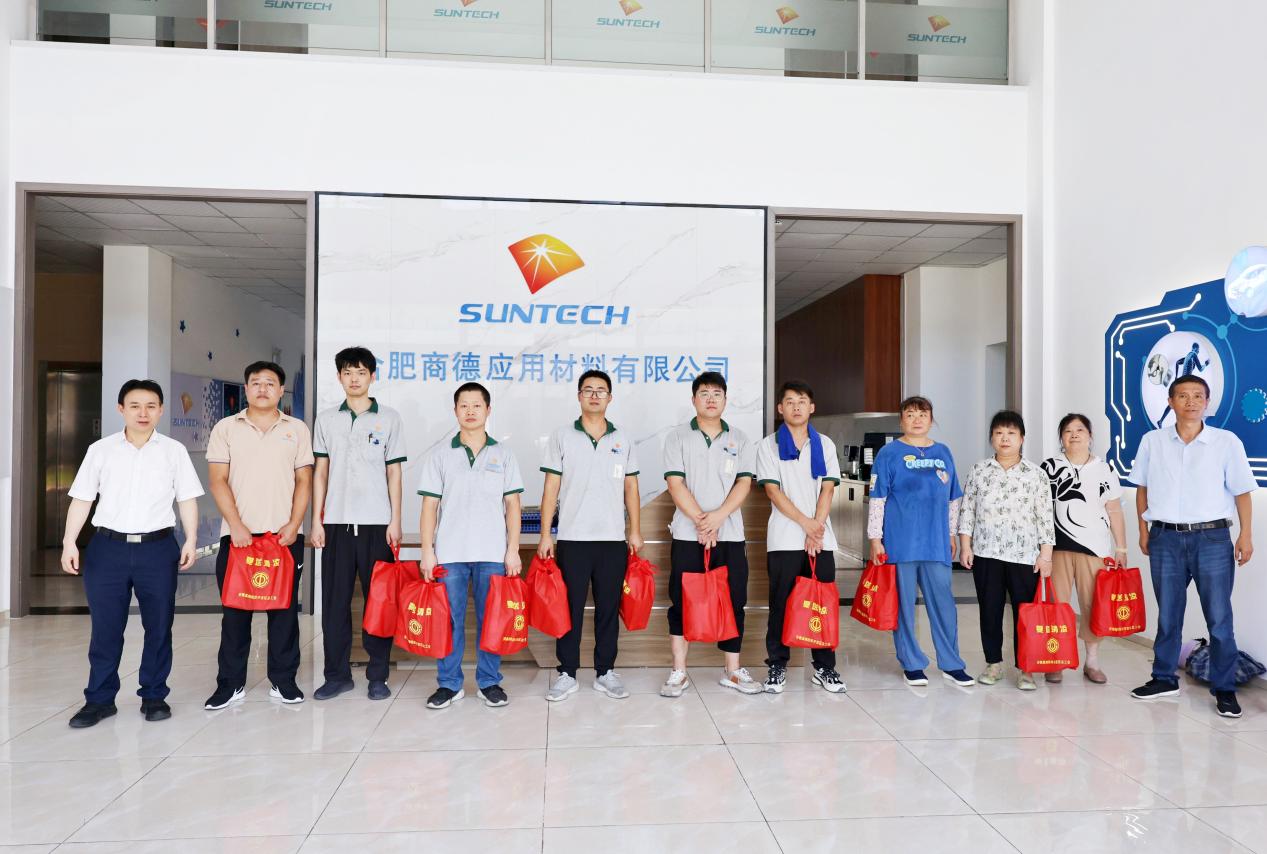 安巢經(jīng)開區(qū)「夏送清涼」入企 情暖一線勞動者