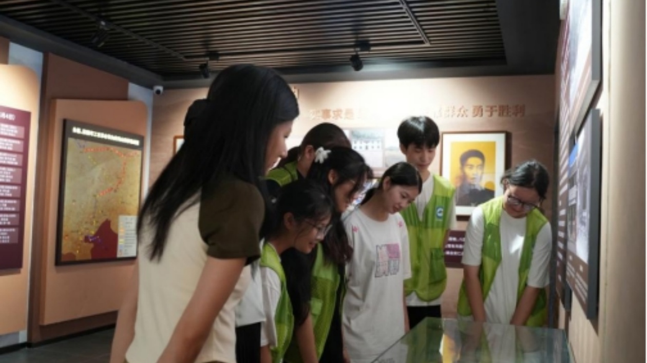 湖南大眾傳媒職院「湘?zhèn)髦逻h(yuǎn)」實踐團(tuán)安仁啟航  紅色美育雙軌賦能鄉(xiāng)村教育