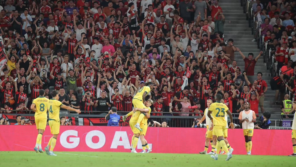 多圖｜逾4.9萬人入場(chǎng)破紀(jì)錄 AC米蘭4:2獲「利」